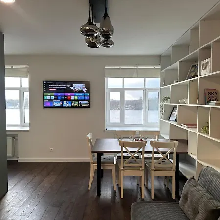 Panoramic River View I Spacious Modern 2br Apartment *