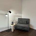 Panoramic River View I Spacious Modern 2br *