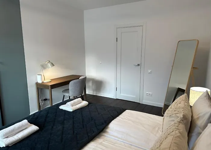 Panoramic River View I Spacious Modern 2br