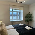Panoramic River View I Spacious Modern 2br 아파트